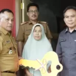 Melalui CSR, Bupati Lampung Selatan Resmikan Hasil Bedah Rumah Di Kecamatan Rajabasa
