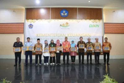 Unila Peringkat 1 Kategori PNBP BLU dalam Anugerah Reksa Bandha