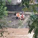 3 Santri di Bandung Hilang Terseret Arus saat Berenang di Sungai Cikapundung
