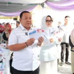 Gubernur Arinal dan Keluarga Salurkan Hak Pilih di TPS 22 Sepang Jaya
