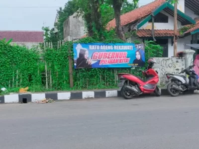 Spanduk dukung Ratu Ageng Rekawati  jadi Gubernur Banten bertebaran di kabupaten Lebak