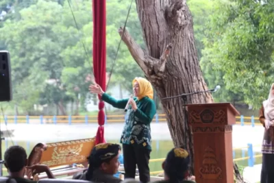 Pengabdian, Unila dan Forpimawa Tanam 400 Pohon dan Tebar Benih Ikan