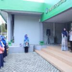 Rektor Lepas Rombongan DWP Bakti Sosial di Rajabasa