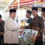 Gubernur Hadiri Pengajian Akbar Bersama Masyarakat Pesisir Barat dan Berikan Sejumlah Bantuan