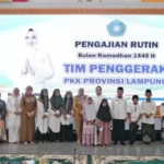 Ibu Riana Sari Arinal Bersama Jajaran TP PKK Provinsi Lampung Ikuti Pengajian Rutin Bulan Ramadhan 1445 H di Mahan Agung