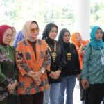 Ibu Riana Sari Arinal Tinjau Kontingen Lampung yang Mengikuti Hari Kesatuan Gerak PKK dan Jambore Kader PKK Se-Indonesia