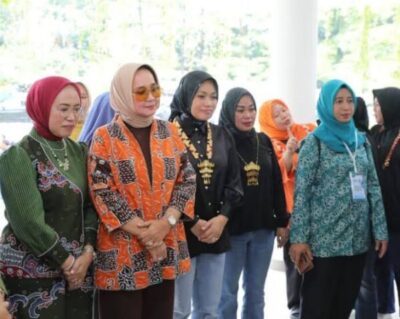 Riana Sari Arinal Tinjau Kontingen Lampung yang Mengikuti Hari Kesatuan Gerak PKK dan Jambore Kader PKK Se-Indonesia