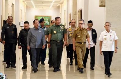 Ketua DPRD Provinsi Lampung Sambut Kunjungan Kerja Kasad dan Rombongan di Wilayah Korem 043/Garuda Hitam