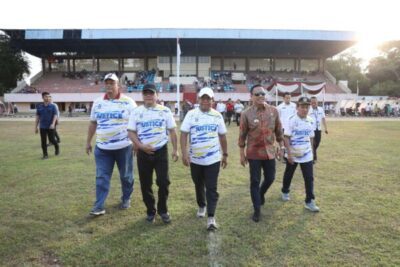 Pj. Gubernur Samsudin Buka Pertandingan Persahabatan Sepakbola Putri antara Perseti FC Kota Metro Vs Tim PON