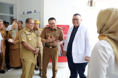 Pj. Gubernur Samsudin Kunjungi RSUD Bandar Negara Husada di Kota Baru
