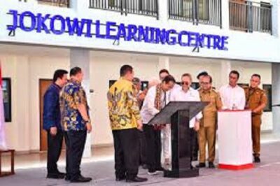 Presiden dan Mendag Didampingi Pj. Gubernur Resmikan Gedung Jokowi Learning Centre di SMA Kebangsaan Lampung Selatan