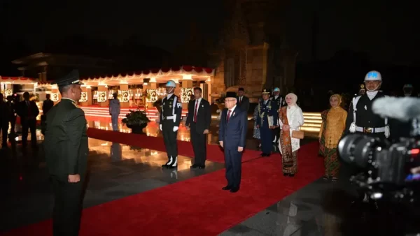 Ma'ruf Amin Pimpin Apel Kehormatan dan Renungan Suci di TMP Kalibata