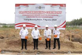 Pj. Gubernur Samsudin Lakukan Peletakan Batu Pertama Pembangunan Gedung Kantor Pertanahan Kabupaten TUBABA