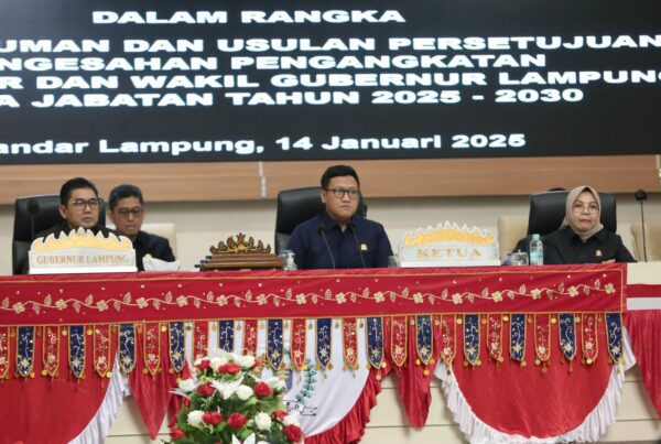 Pj. Sekdaprov Hadiri Rapat Paripurna Usulan Persetujuan Pengesahan Pengangkatan Gubernur dan Wagup Lampung