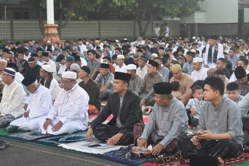 Danrem 043/Gatam Shalat Idul Fitri 1446 H / 2025 M Bersama Masyarakat Bandar Lampung