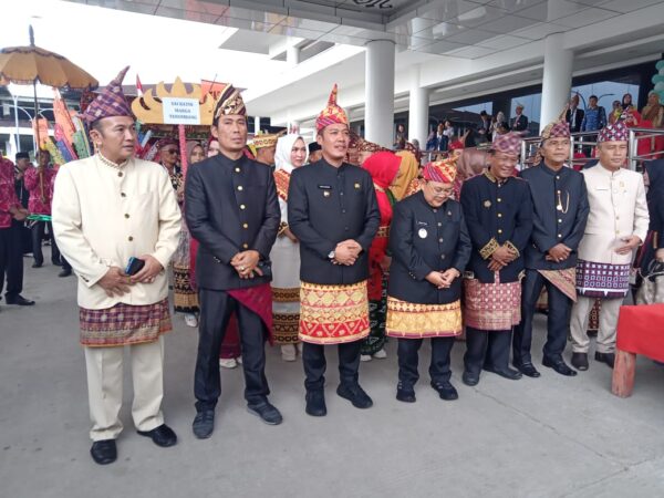 Peringati Hari Jadi Pesibar Ke 12 Pemkab Pesibar Gelar Pentas Budaya Bersama 16 Sai Batin Marga
