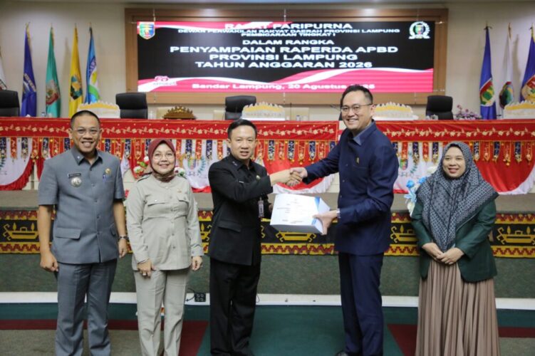 Pemprov Lampung Serahkan Dokumen Raperda APBD Tahun Anggaran 2026 kepada DPRD Lampung