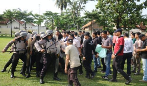 Polres Tulang Bawang Gelar Simulasi Sispamkota: Tunjukkan Kesiapsiagaan Hadapi Situasi Kontijensi