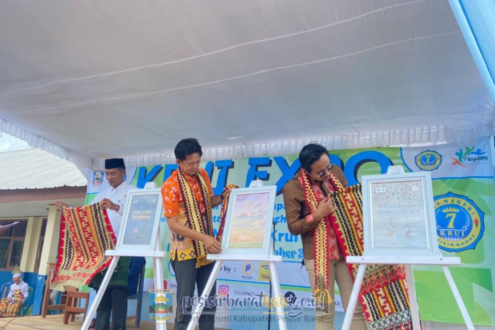 Pembinaan Karakter dan Inovasi Siswa Pemkab Pesibar Apresiasi 7 Krui Expo sebagai Wadah