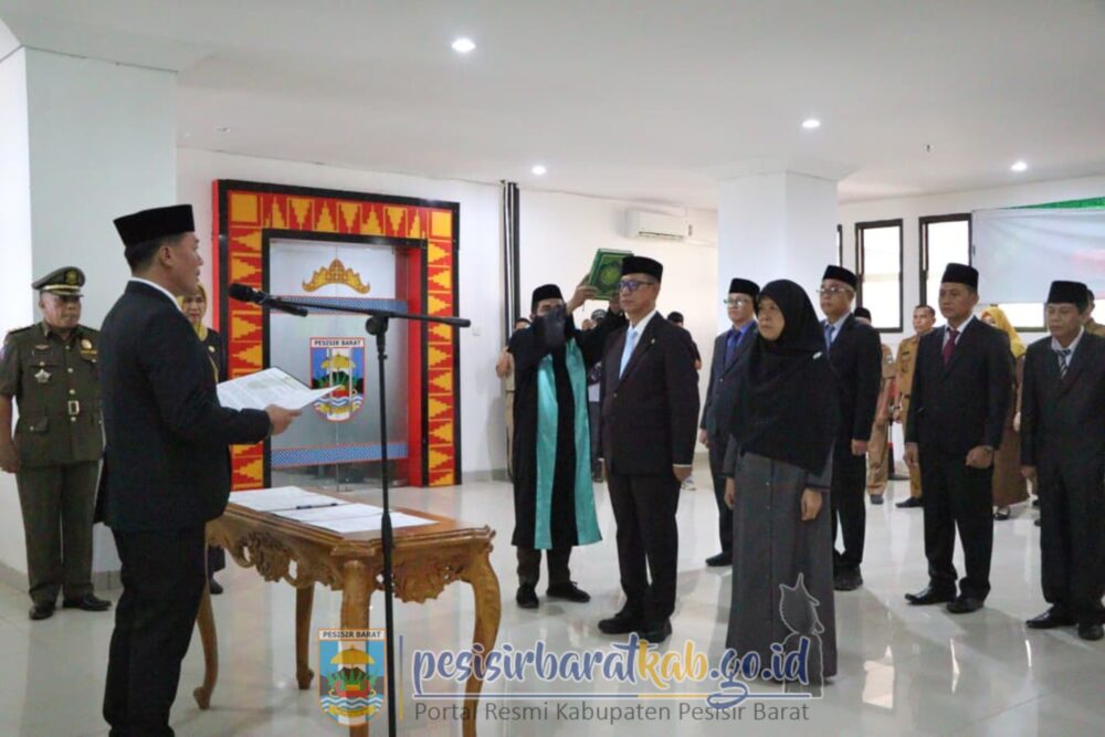 Bupati Pesisir Barat Dedi Irawan Lantik Tujuh Pejabat Tinggi Pratama