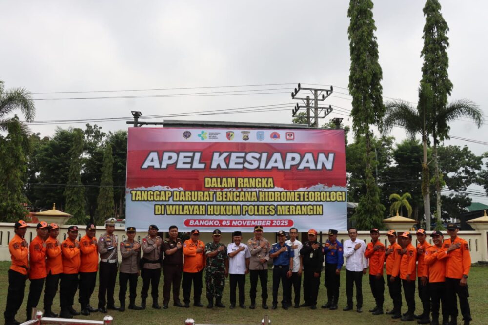 Kapolres Merangin Pimpin Apel Kesiapan Dalam Rangka Tanggap Darurat Bencana Hidrometeorologi 2025
