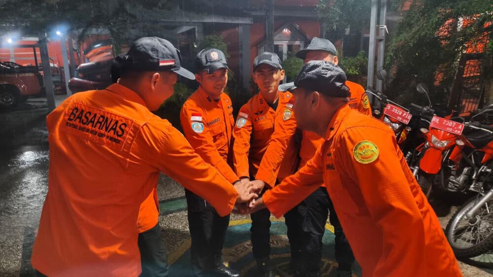 Kantor SAR Jambi Kerahkan 10 Personel Bantu Penanganan Banjir di Sumatera Barat