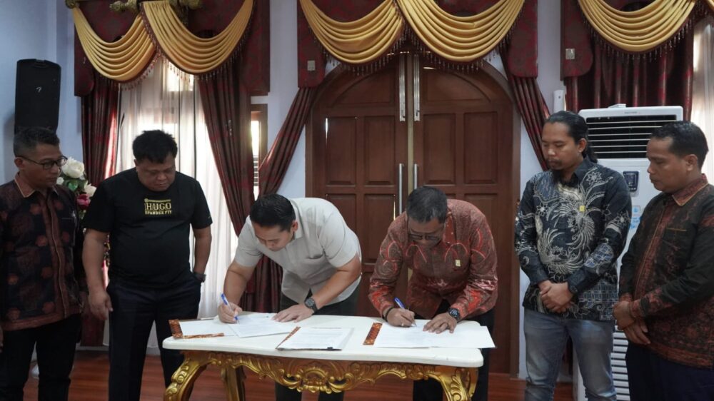 Tingkatkan PAD, Bupati Merangin Teken MoU dengan PLN soal PBJT dan PJU