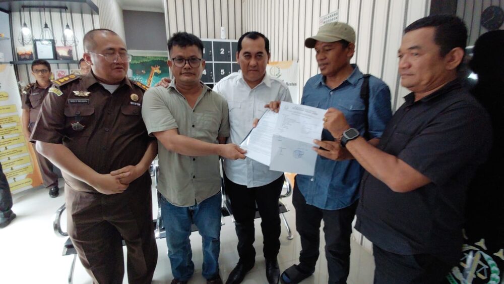 Hari Anti KORUPSI : Aliansi Aktivis dan Wartawan. Geruduk Kejati Jambi
