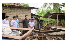Bupati Egi Tinjau Lokasi Puting Beliung di Candipuro, Pastikan Penanganan Cepat dan Terkoordinasi