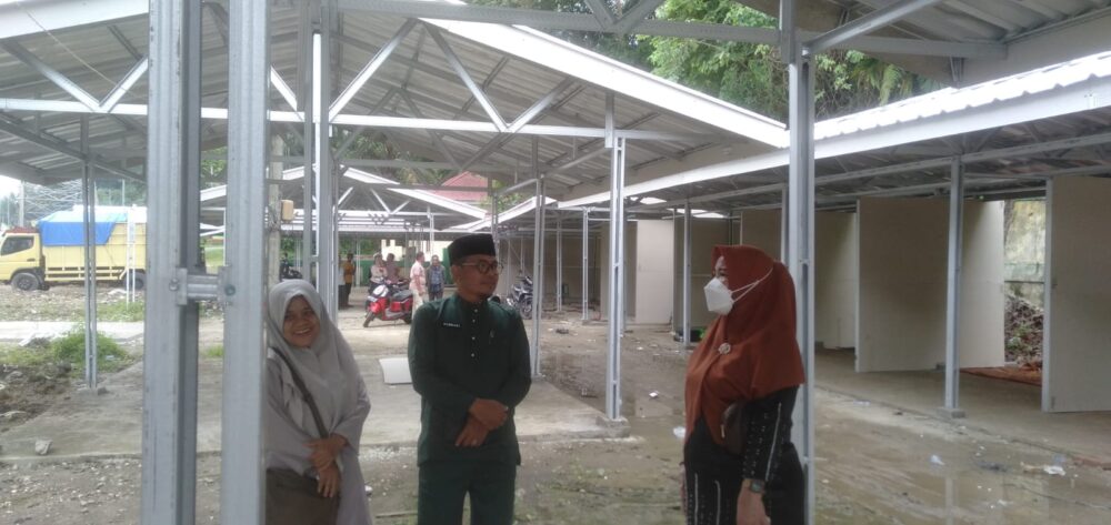 Bupati H M Syukur Terus Tata Pasar Bawah Bangko     · Giliran sebanyak 11 Kios Buah Resmi Dipindahkan ke Lokasi Baru