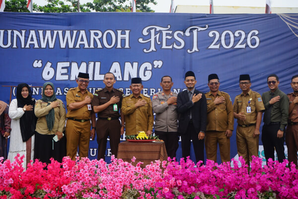 Pukul Gong, Wabup A. Khafidh Resmikan Al-Munawarroh Fest 2026