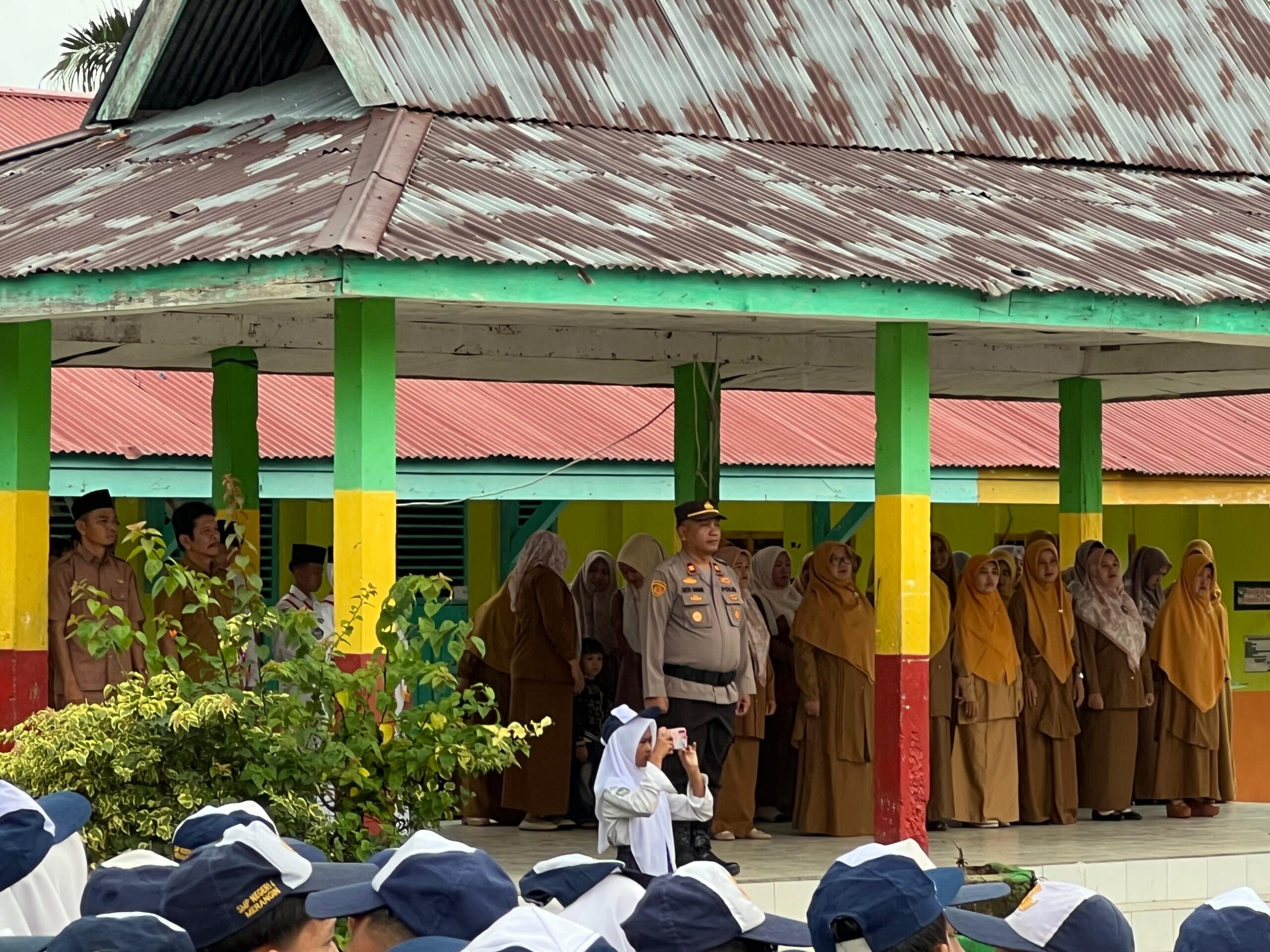 Menjadi Irup di SMPN 4 Merangin. Ini Pesan Kasat Intel Polres Merangin