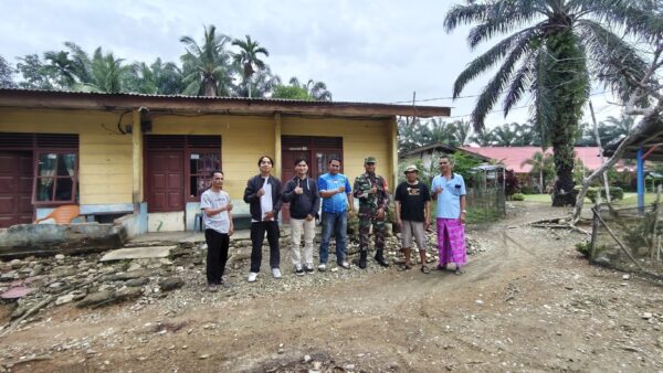 Babinsa Koramil 420-08/Tabir, Serda Suyanto , Laksanakan Komsos Bersama Warga di Desa Pulau Aro, Kec. Tabir Ulu