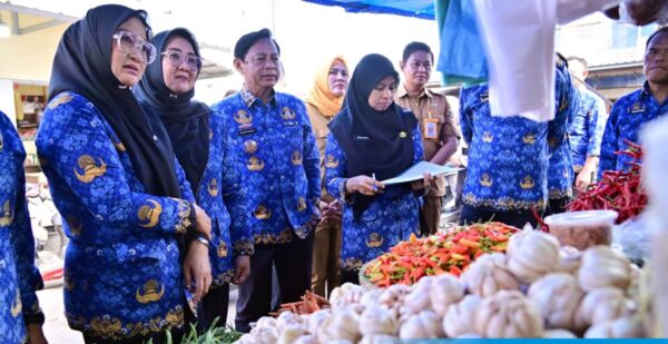 Sekda Supriyanto Cek Pasar, Pastikan Harga Sembako di Lampung Selatan Tetap Stabil Jelang Lebaran