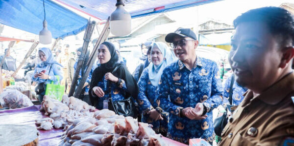 Turun ke Pasar Jati Agung, Wabup Syaiful Pastikan Stok Aman dan Harga Terkendali