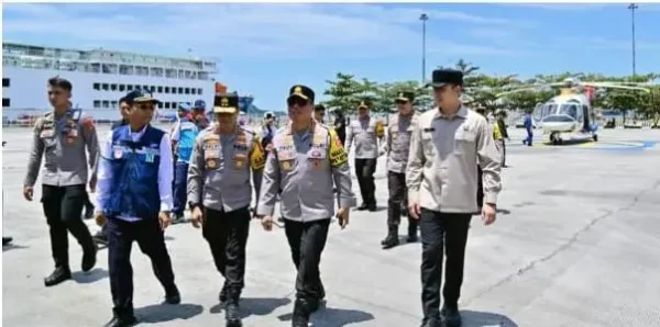Bupati Egi Dampingi Wakapolri Tinjau Arus Mudik Bakauheni, Pastikan Perjalanan Aman dan Nyaman