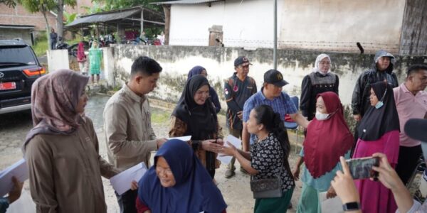 Eva Dwiana Salurkan Bantuan Rp1 Juta untuk Korban Banjir, Pemkot Bandar Lampung Siapkan Solusi Sungai