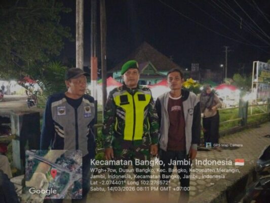 Jelang Idul Fitri Babinsa Koramil 420-09/Bangko Intensifkan Patroli dan Komsos Malam