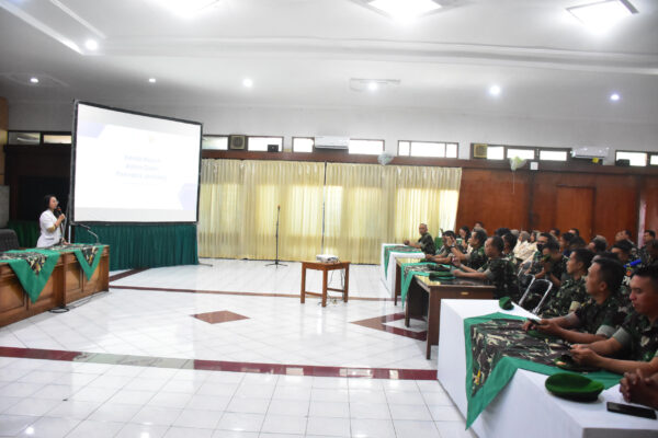 Prajurit dan PNS Korem 072/Pamungkas Terima Sosialisasi Penyakit Jantung