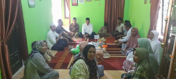 Babinsa Ciptakan Keakraban dengan Warga Binaan Melalui Komsos