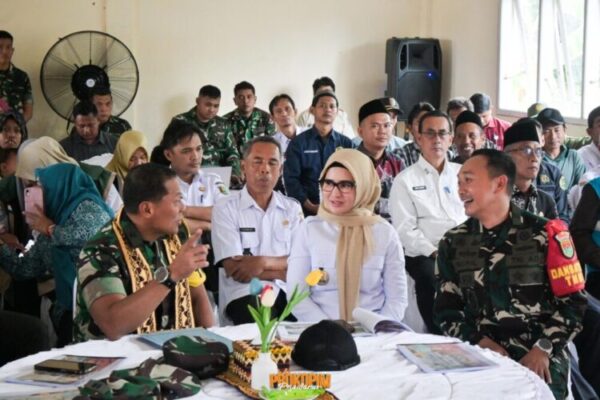 Bupati Pesawaran Nanda Indira Dampingi Wasev Panglima TNI Tinjau TMMD Ke-127 di Way Khilau