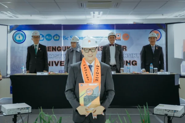 Gubernur Lampung Raih Wisudawan Terbaik Insinyur Unila, IPK Nyaris Sempurna