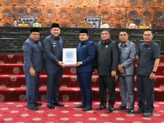 LKPJ Bupati 2025 Diwarnai Catatan, Bupati M. Syukur: Ini Bahan Evaluasi Pembangunan 
