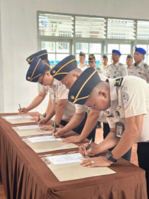 Seluruh Petugas Lapas Kelas IIB Bangko Ikrar dan Teken Komitmen Zero HALINAR