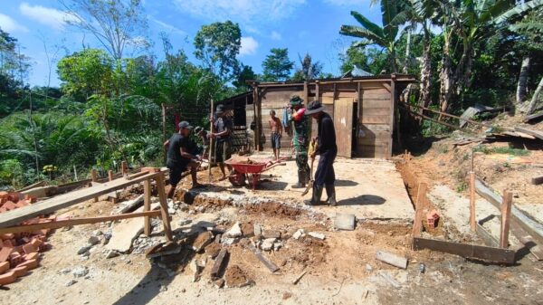 Satgas TMMD Ke-128 Kodim 0420/Sarko Mulai Bangun Rumah Layak Huni Milik Kuadi