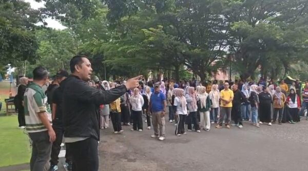Bupati M Syukur Canangkan Budaya Malu Datang Terlambat dan Buang Sampah Sembarangan