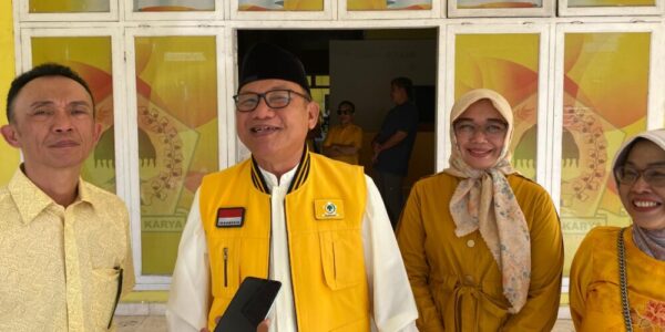 DPD Partai Golkar Metro Laksanakan Pemotongan 3 Ekor Sapi Qurban