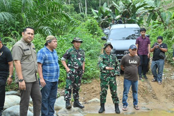 Tinjau Jalan Karya Bakti TNI, Bupati M. Syukur Komit Benahi Potensi Wisata Merangin 