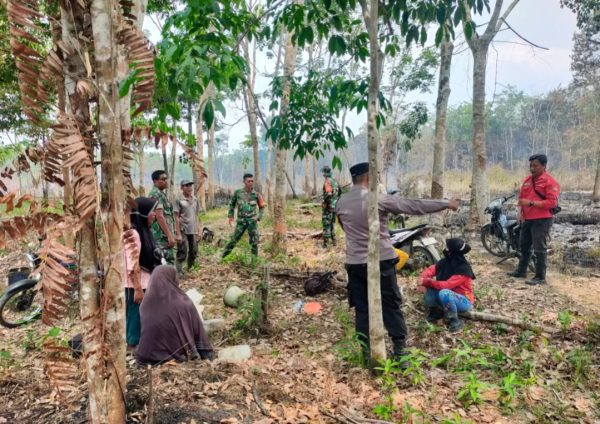 Babinsa Koramil 420-02/Ma limun Bersama Babinkamtibmas Cek Titik hospot 