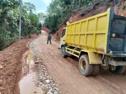 Karya Bakti Kodim 0420/Sarko Terus Berjalan, Rehab Jalan 1 Kilometer di Limun Capai Progres 63 Persen